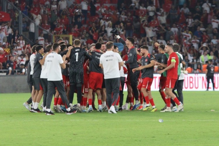 Milli Takım, İzlanda'yı 3 golle ge&ccedil;ti!