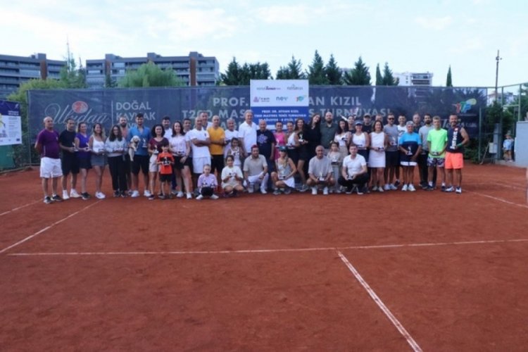 Prof. Dr. Ayhan Kızıl T200 Masters Tenis Turnuvası'nda 7. yılın şampiyonları belli oldu