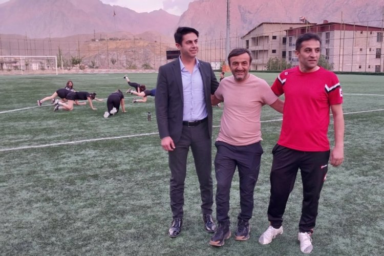 Ersin Korkut yıllar &ouml;nce kaptanlığını yaptığı Zapspor'a jest yaptı