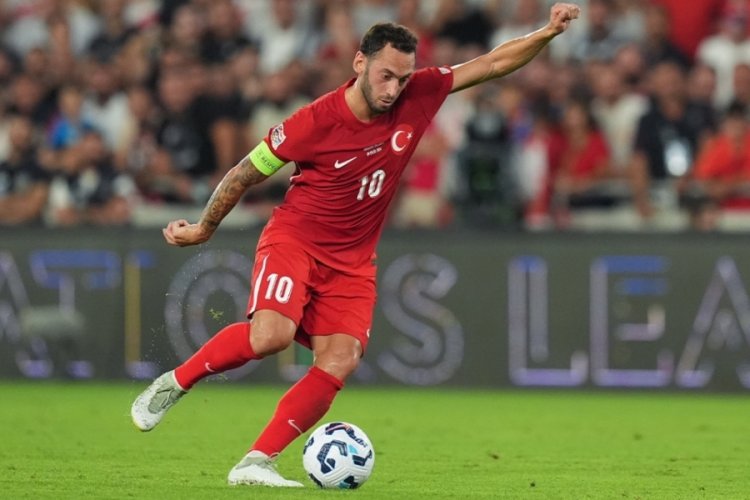 Hakan &Ccedil;alhanoğlu: Eleştirileri duymamaya &ccedil;alışıyorum