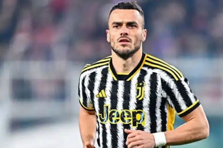Fenerbah&ccedil;e yeni transferi Kostic ile ilk antrenmanına &ccedil;ıktı
