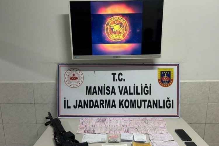 Manisa'da jandarma tefecilere operasyon d&uuml;zenledi! &Ccedil;ok sayıda hesap c&uuml;zdanı yakalandı