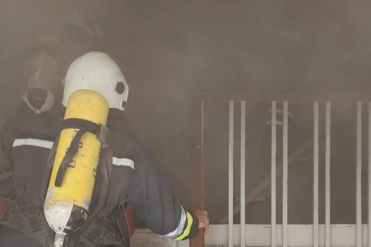 Hatay'da ortaokulunda &ccedil;ıkan yangın panik yaşattı!