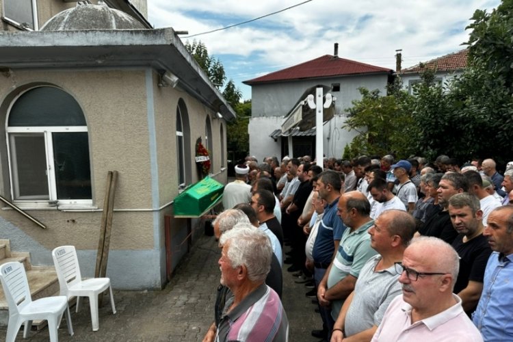 Bursa'da devrilen trakt&ouml;r&uuml;n altında kalarak hayatını kaybetmişti! K&ouml;y&uuml;nde toprağa verildi