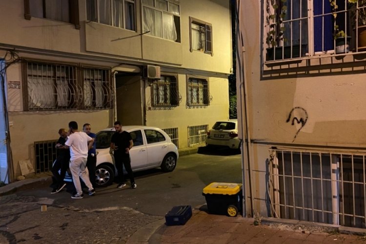 İstanbul'da ş&uuml;pheli bir şahıs polis ekiplerine ateş a&ccedil;tı