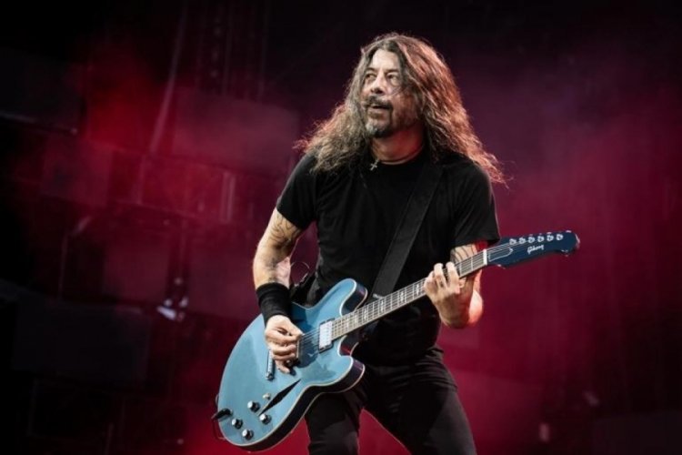 Dave Grohl itiraf etti: Evlilik dışı ilişkiden bir kız çocuğum var