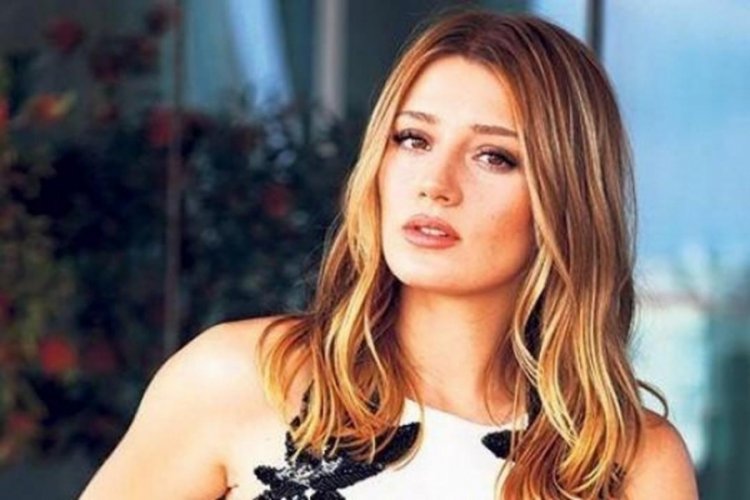 Gizem Karaca kıyafetiyle herkesi hayran bıraktı: Sırtımı da göstereyim