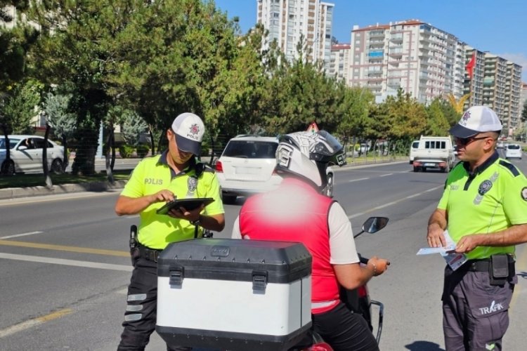 Niğde'de trafik denetlemeleri s&uuml;r&uuml;yor! 60 motosiklet trafikten men edildi