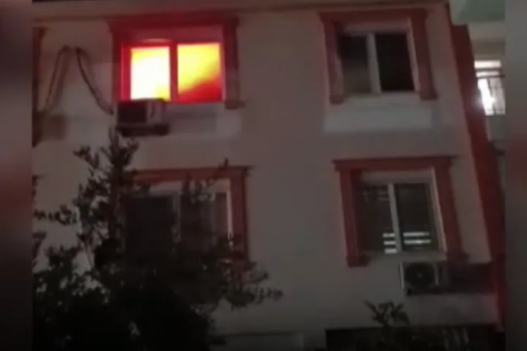 Antalya'da klimanın patlamasıyla yangın &ccedil;ıktı