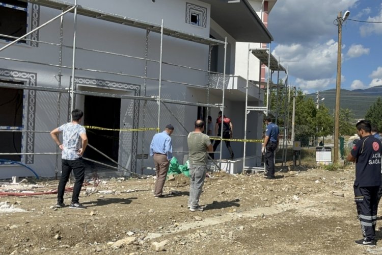 &Ccedil;alıştığı inşaatta arkadaşları tarafından &ouml;l&uuml; bulundu
