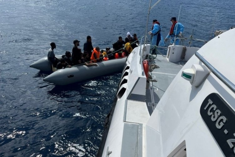 &Ccedil;anakkale'de 24 ka&ccedil;ak g&ouml;&ccedil;men kurtarıldı