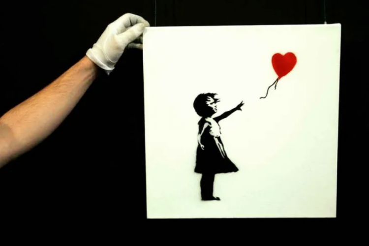 Banksy'nin çalınan 'Kırmızı Balonlu Kız' eseri bulundu 