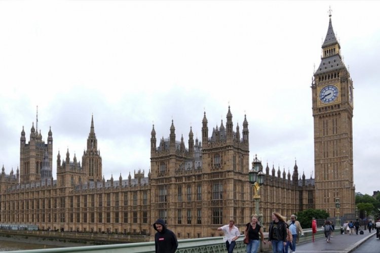 İngiltere, Rusya'nın casusluk su&ccedil;lamalarını reddetti