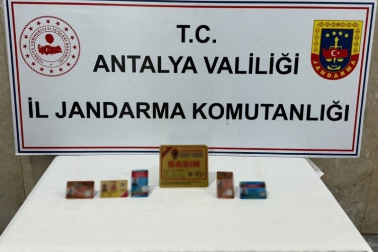 Sahte basın kimliğiyle gezen ş&uuml;pheli yakalandı