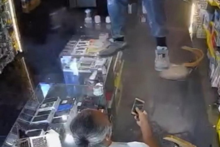 Nevşehir'de yanlış kapıdan girdi, &ccedil;&ouml;ken tavanda asılı kaldı