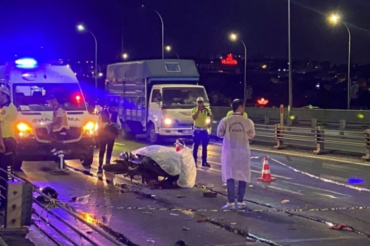 İstanbul'da motosikletli feci şekilde can verdi!