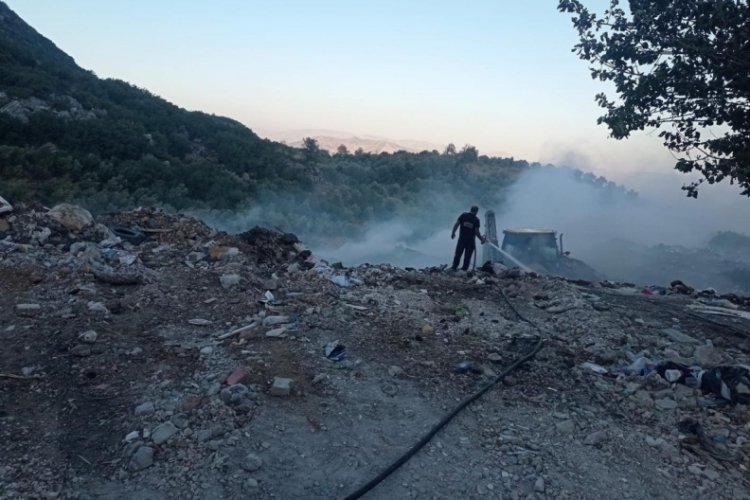 Hatay'da &ccedil;&ouml;pl&uuml;kte &ccedil;ıkan yangın paniğe neden oldu!