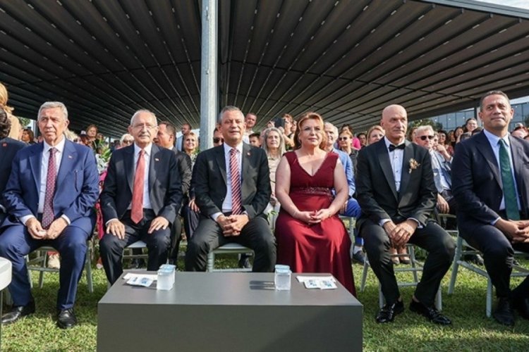 &Ouml;zg&uuml;r &Ouml;zel ve Kemal Kılı&ccedil;daroğlu nikah şahidi oldu