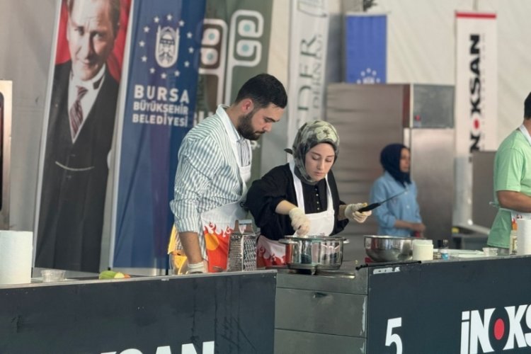 3. Bursa Gastronomi Festivali'nde eşler yarıştı! Muradiye &ccedil;orbası yapıldı