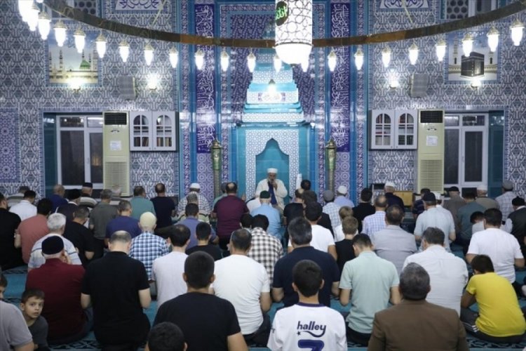 Bursa İneg&ouml;l'de kandil geleneği Yeşil Camide devam etti