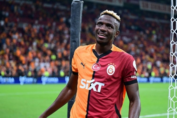 Osimhen Galatasaray taraftarlarına sosyal medyadan mesaj yolladı