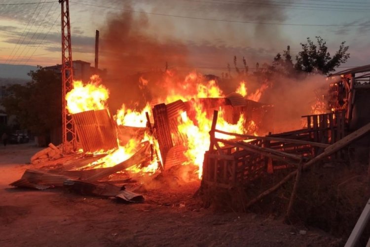 Malatya'da korkutan m&uuml;ştemilat yangını