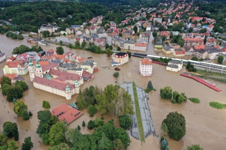 Polonya'da Boris Kasırgası nedeniyle doğal afet durumu ilan edildi