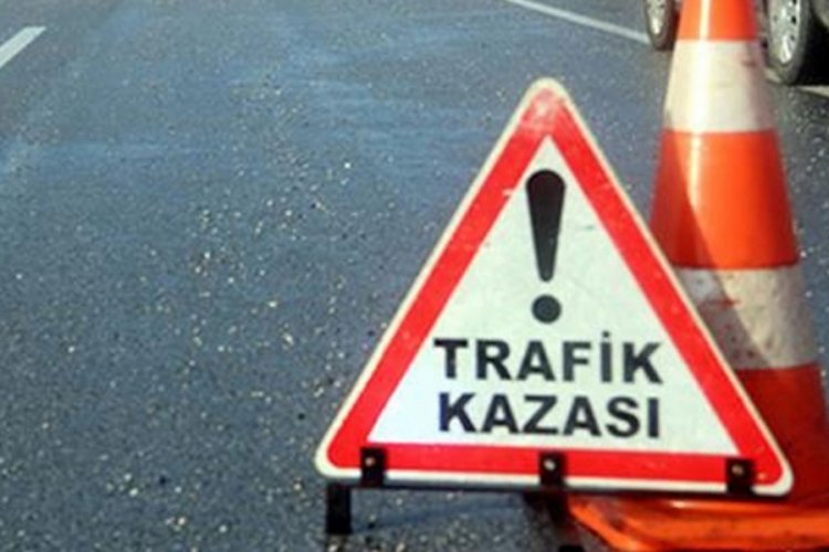 Otomobilin &ccedil;arptığı elektrikli scooter s&uuml;r&uuml;c&uuml;s&uuml; hayatını kaybetti