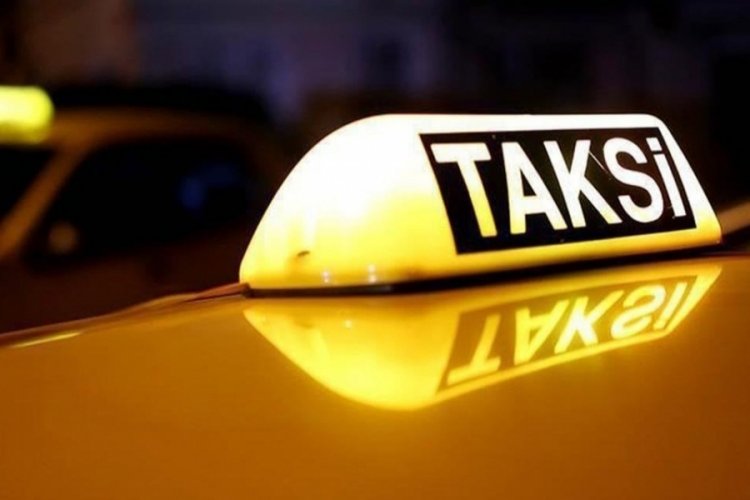 Taksici kaldırımda ara&ccedil; s&uuml;rd&uuml;! İşte cezası