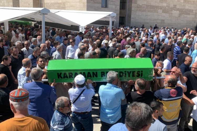 Aracında &ouml;l&uuml; bulunan sağlık &ccedil;alışanı toprağa verildi