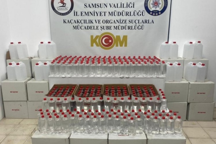 Samsun'da ka&ccedil;ak i&ccedil;ki yapımında kullanılan 1 ton etil alkol ele ge&ccedil;irildi