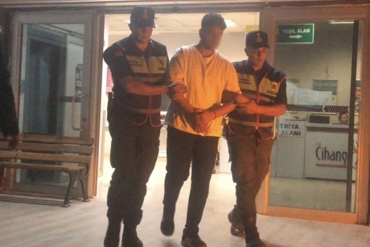 Bursa'da 1 kişinin &ouml;ld&uuml;ğ&uuml; silahlı 'yol verme' kavgasında, 2 kardeş adliyeye sevk edildi