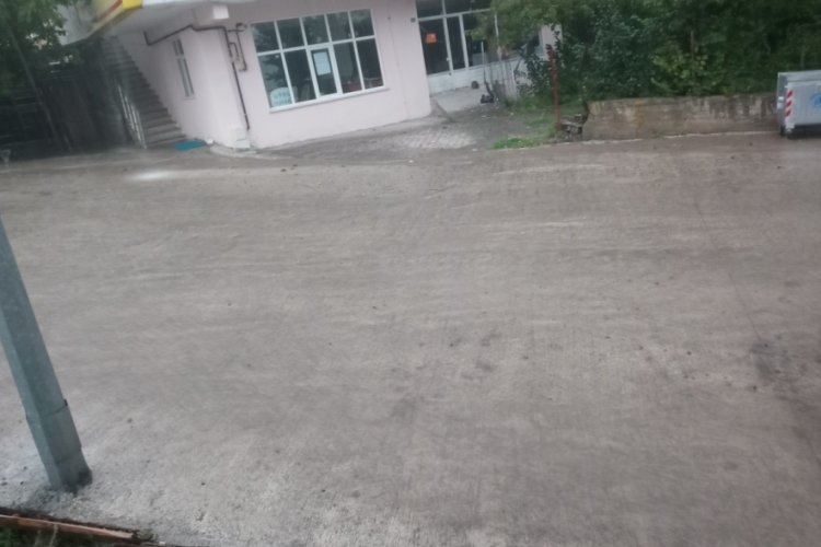 Ardahan'da sağanak yağış hayatı olumsuz etkiledi!