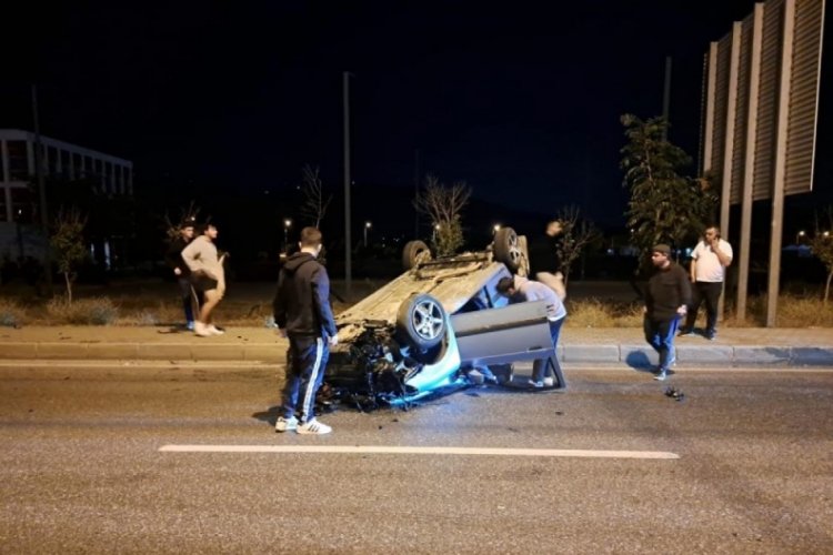 Muğla'da direğe &ccedil;arpan otomobil takla attı, s&uuml;r&uuml;c&uuml; kazayı yara almadan atlattı