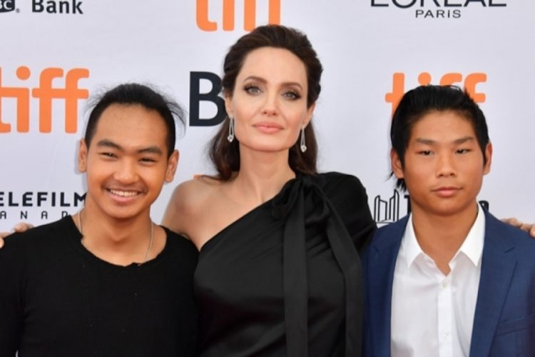 Angelina Jolie oğlu Pax için en iyi estetik cerrahlarını arıyor!