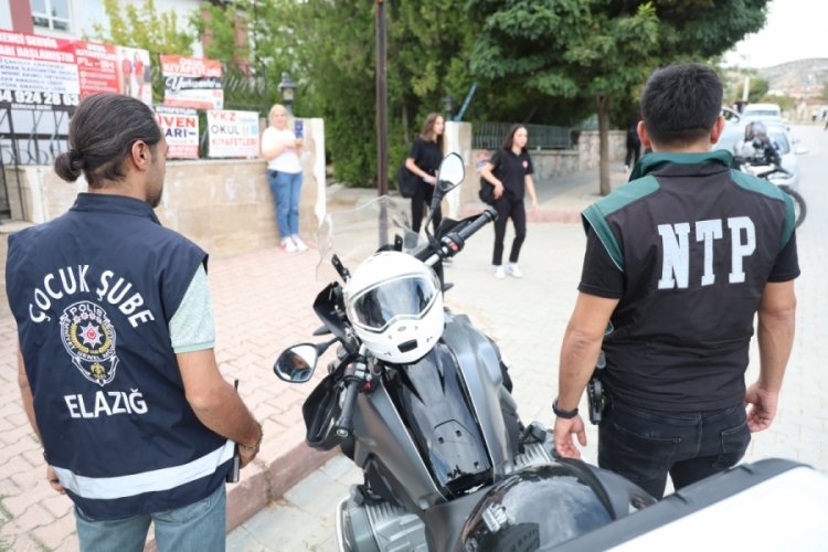Polis ekipleri okul &ouml;nlerinde g&ouml;z a&ccedil;tırmıyor