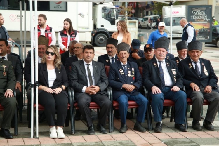 Bursa'da Gaziler G&uuml;n&uuml; resmi t&ouml;ren ile kutlandı