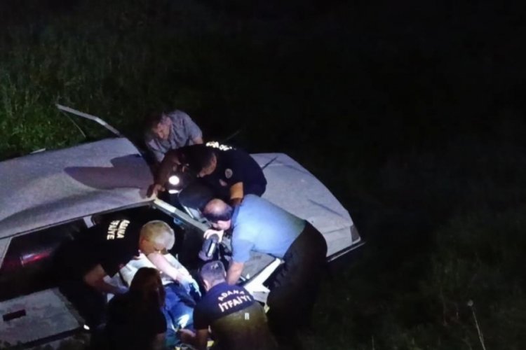 Adana'da dereye u&ccedil;an otomobilde can pazarı