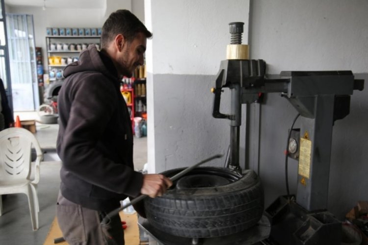 Muş'ta kış lastiği sezonu &ouml;ncesi hazırlıklar başladı