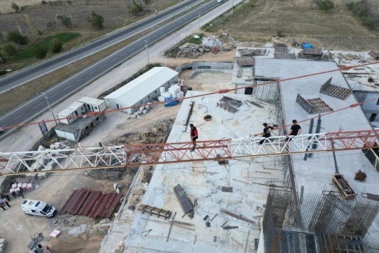Afyonkarahisar'da parasını alamayan inşaat iş&ccedil;ileri intihar girişiminde bulundu