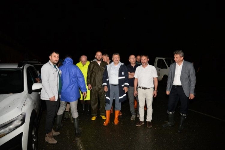 Trabzon B&uuml;y&uuml;kşehir Belediye Başkanı Gen&ccedil;: Selde bir vatandaşımız yaralandı, bir vatandaşımızdan da hen&uuml;z haber alamadık