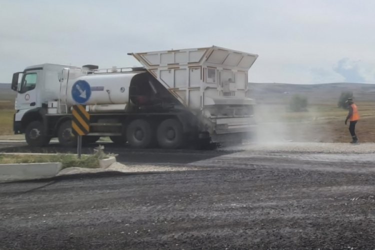 &Ccedil;orum'da k&ouml;y yolları estetik g&ouml;r&uuml;n&uuml;m&uuml;ne kavuşuyor!