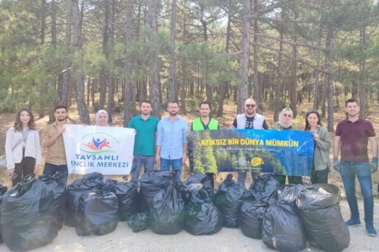 Kütahya'da temizlik etkinliğinde 100 kilo poşet poşet katı atık toplandı!