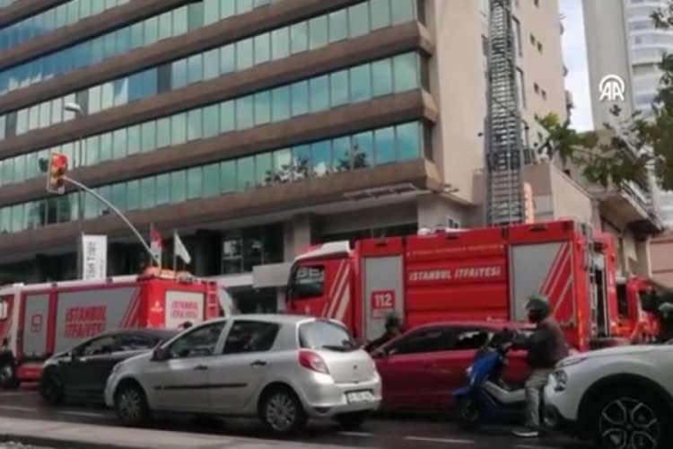 Şişli'de 10 katlı plazada yangın!