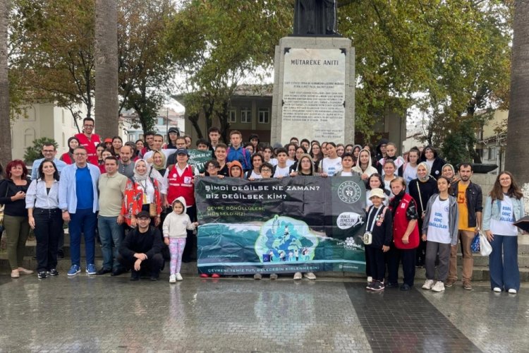 Bursa'da Mudanyalılardan &ccedil;evre temizliği