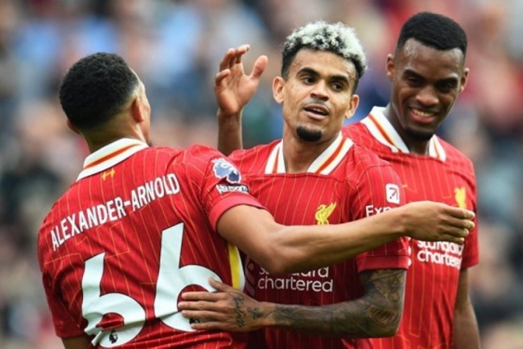 Liverpool, Bournemouth'u 3 golle ge&ccedil;ti