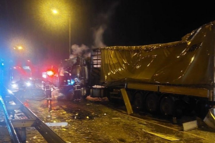 TAG Otoyolu'nda korkun&ccedil; kazalar: 1 &ouml;l&uuml; 20 yaralı!