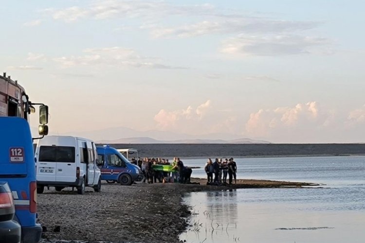 Barajda suyun i&ccedil;inde kaybolan 5 kişiden 4'&uuml;n&uuml;n cansız bedenine ulaşıldı