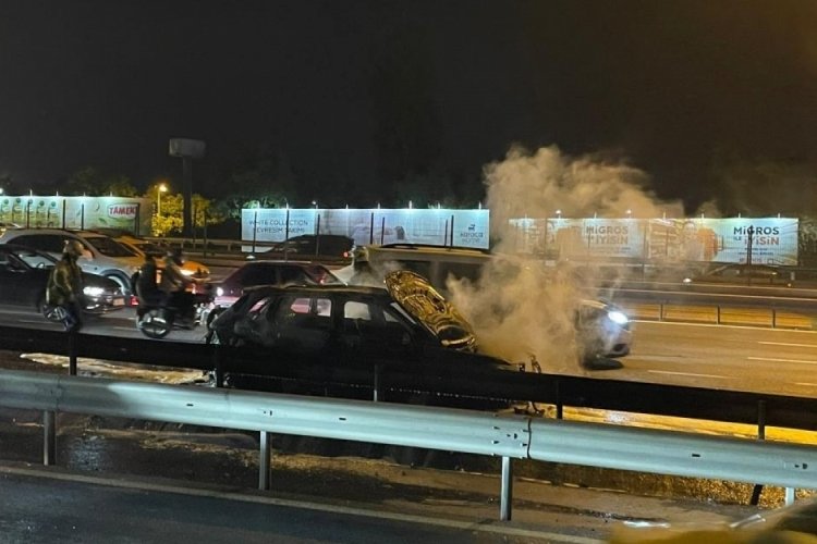İstanbul'da ara&ccedil; alev topuna d&ouml;nd&uuml;