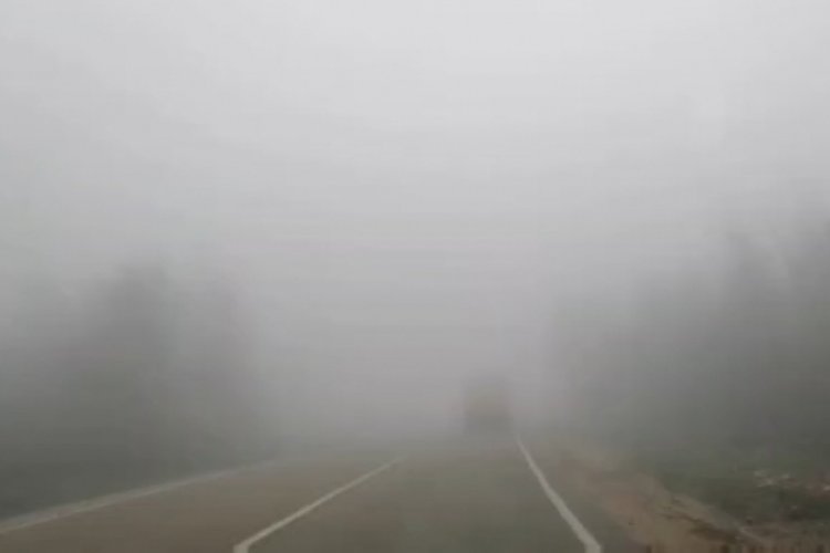 Karab&uuml;k'te sis etkili oldu, g&ouml;z g&ouml;z&uuml; g&ouml;rmedi